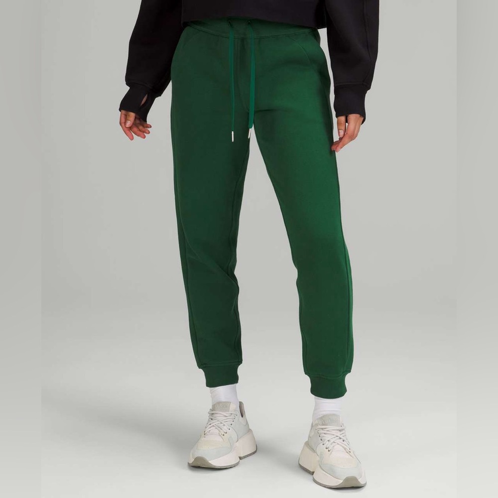 Lululemon Green Sweatpants size small